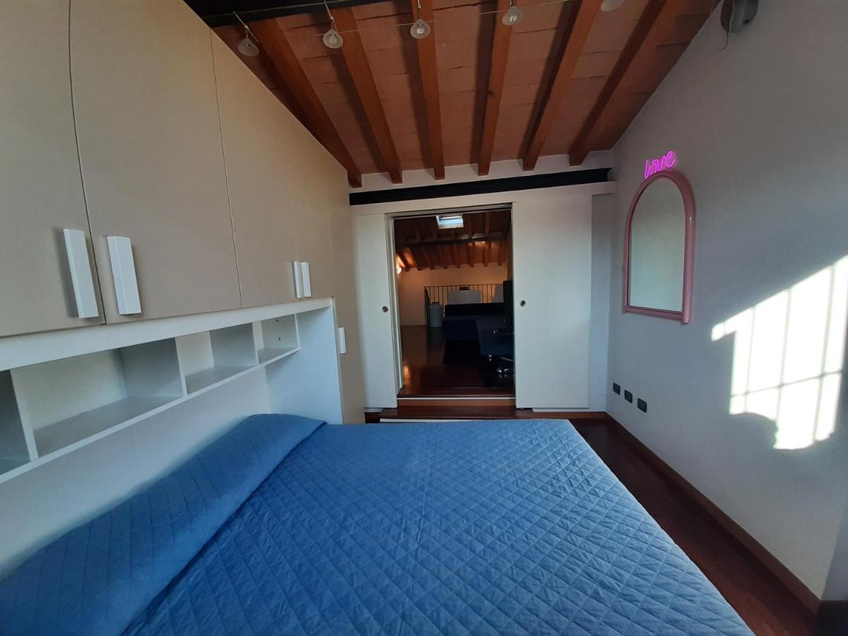 Appartamento Sui Tetti Di パルマ エクステリア 写真